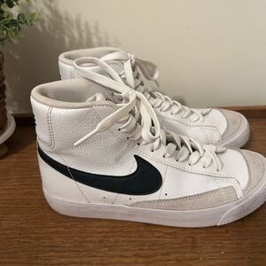 Nike Blazer Mid High Tops White Black Size 4Y